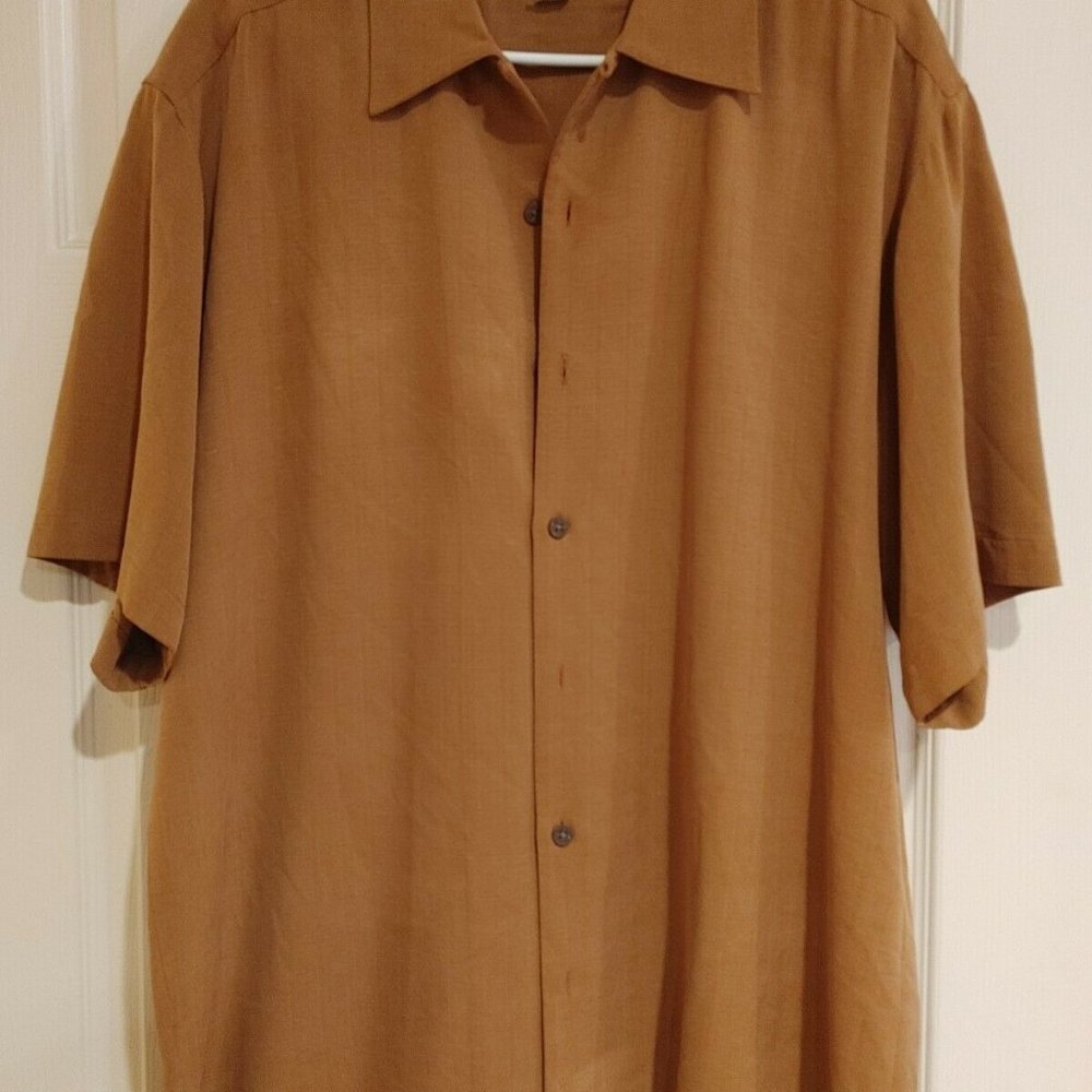 Tommy Bahama (MED) Short Sleeved Button Down 100% Silk Shirt